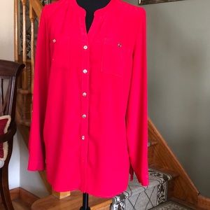 tailored blouse with side slits, gold buttons.